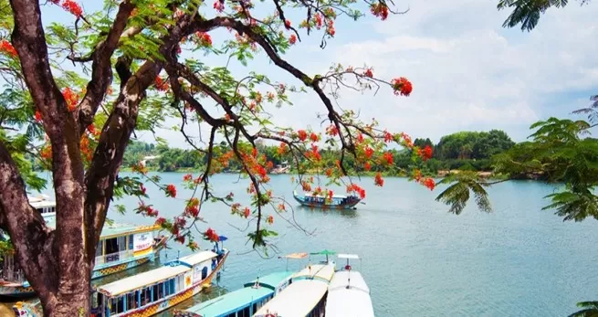 Hue City Tour and Sunset on Perfume River