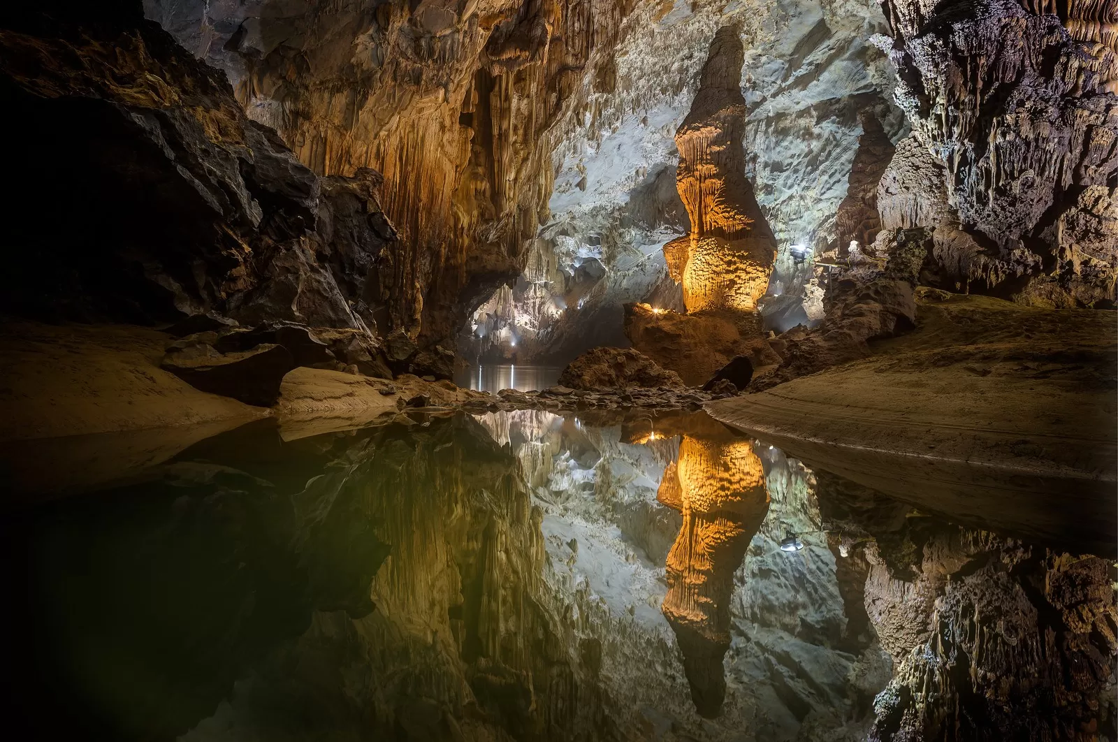 PHONG NHA CAVE KAYAK TOUR 1 DAY