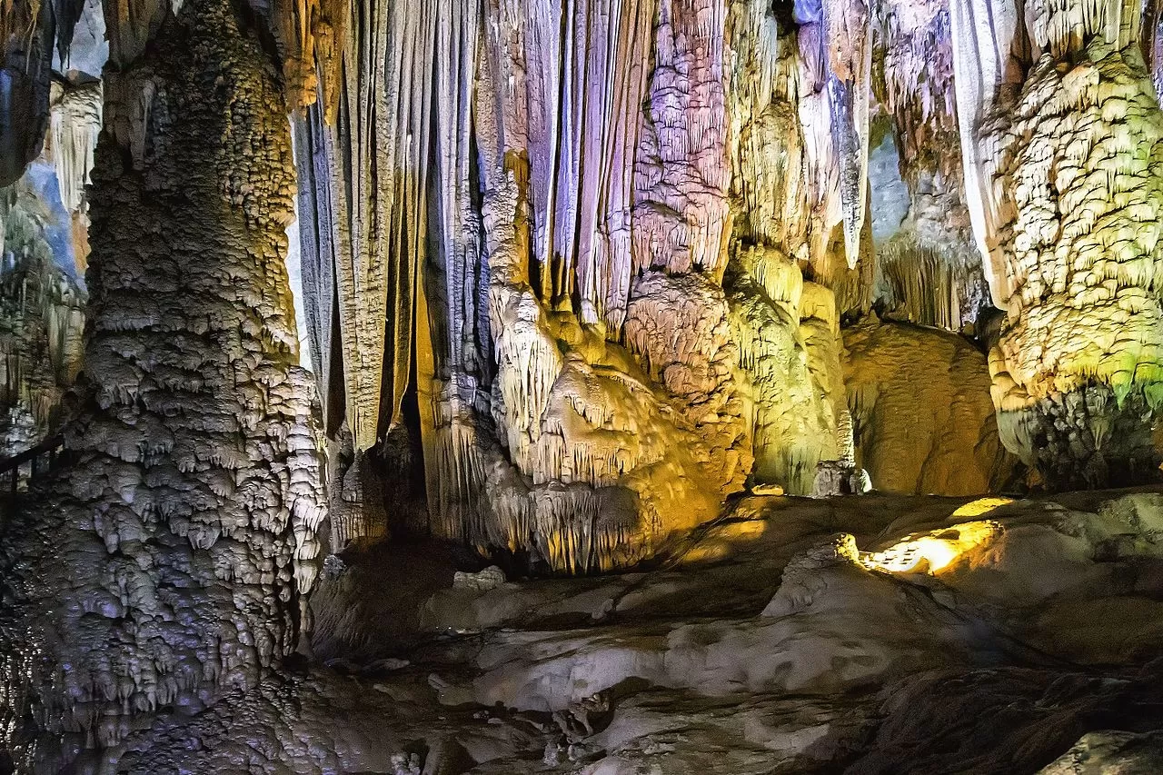 DANANG – HOI AN – HUE – DMZ – QUANG BINH 8 DAYS - 7 NIGHTS