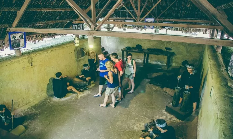 CU CHI TUNNEL AND HO CHI MINH CITY (SAI GON) TOUR